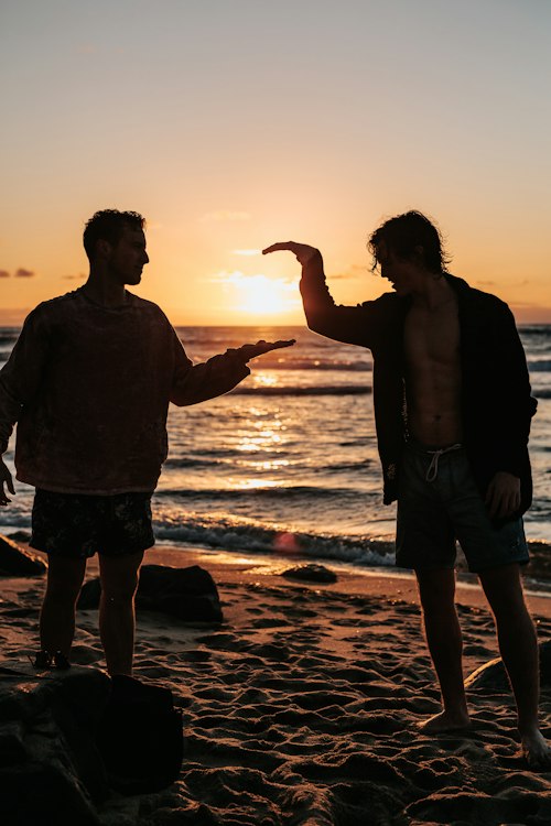 Beach couple date